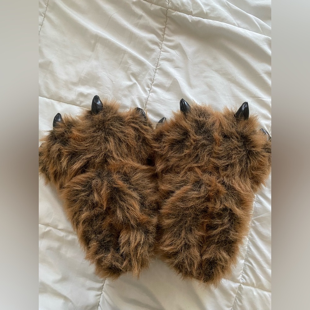 Slippers Grizzly Bear Stuffed Animal Furry Claw Paw Slippers